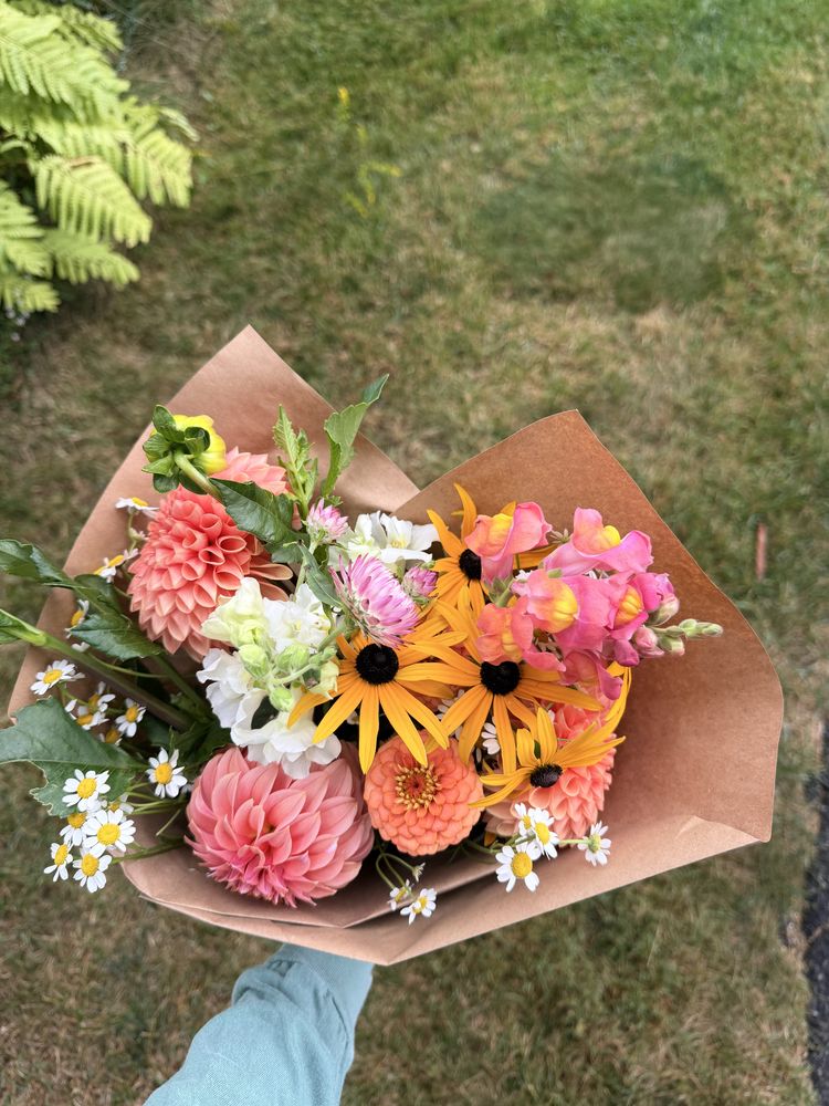 A real Knollwood bouquet from September